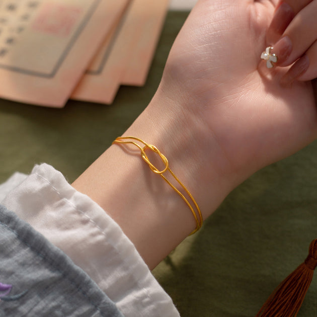 Kesher Thread Bracelet
