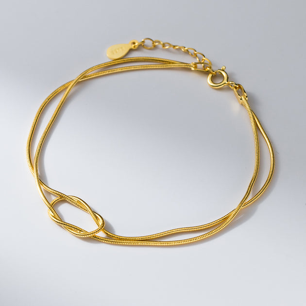 Kesher Thread Bracelet