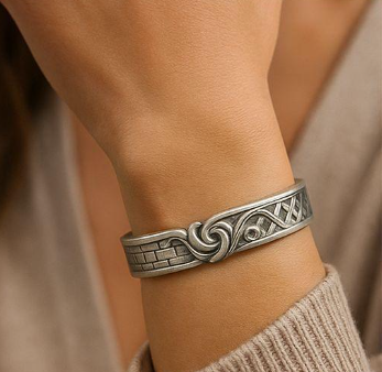 Belle Alliance cuff bracelet